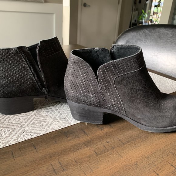 Lucky Brand Black Booties / Ankle Boots - Picture 3 of 3